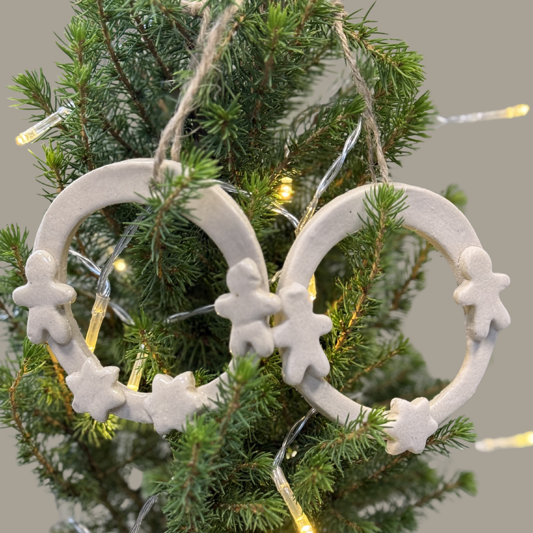 Kersthanger rond diverse figuren