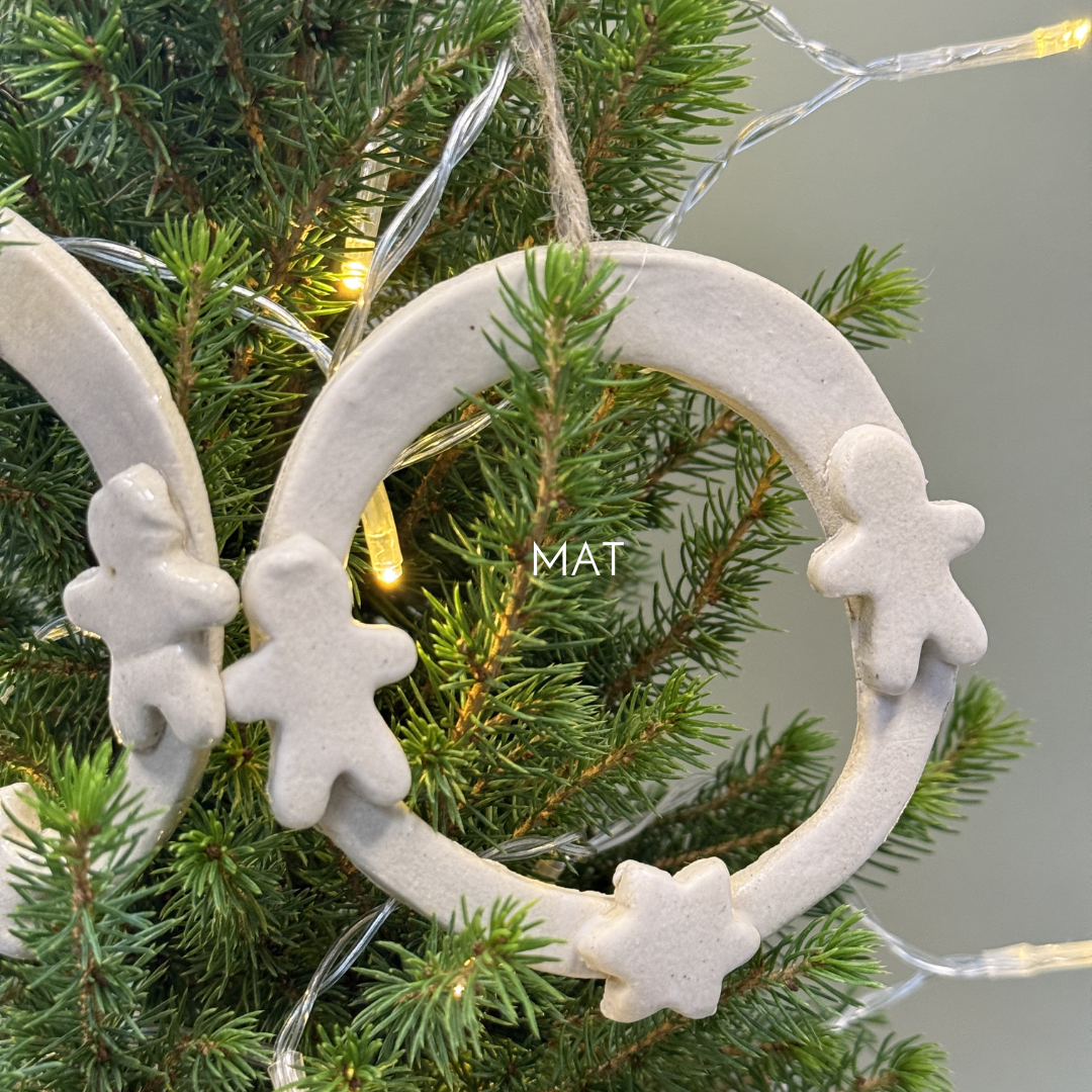 Kersthanger rond diverse figuren